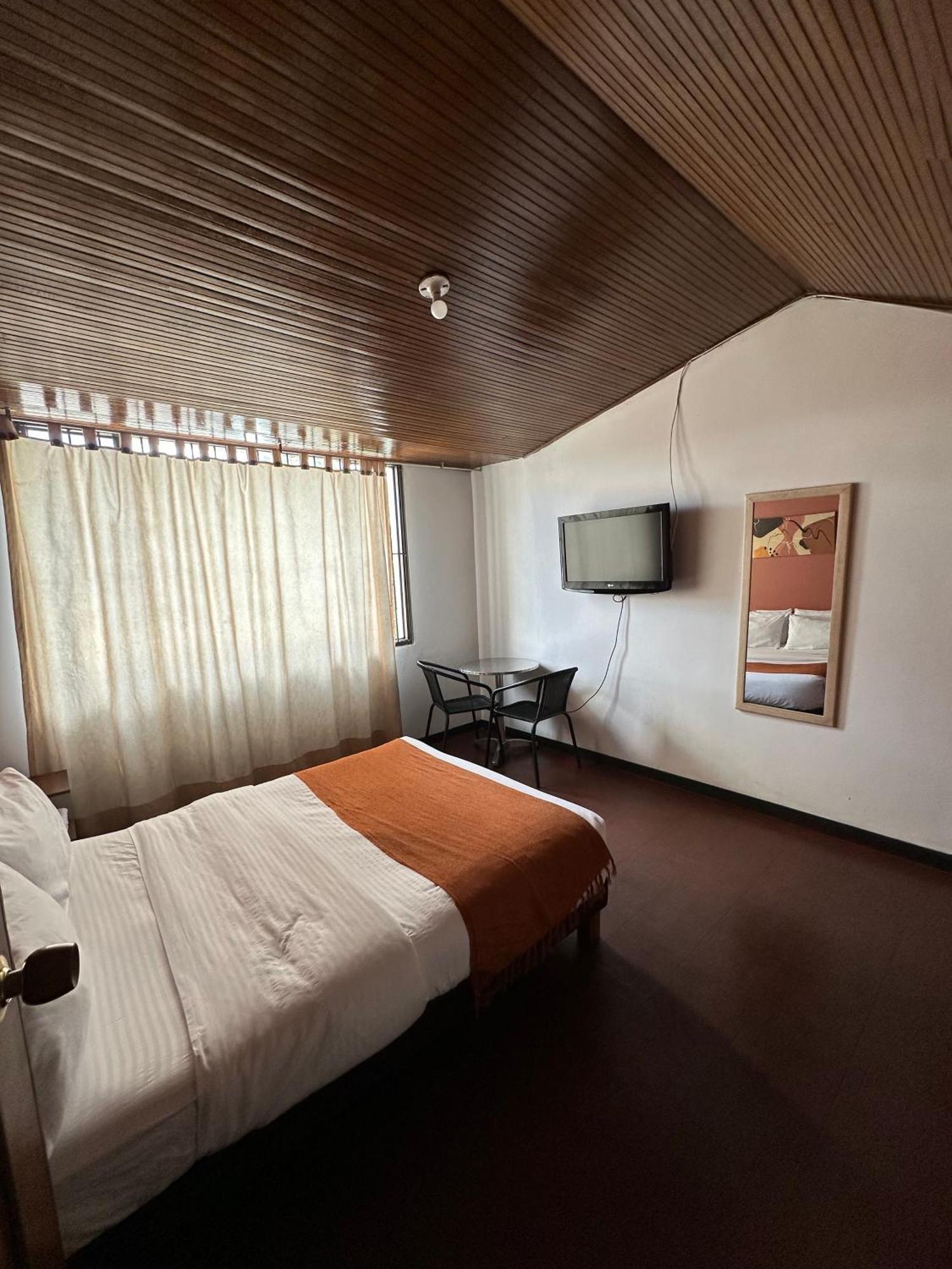 Way Maker 1 Hotel Богота Екстериор снимка