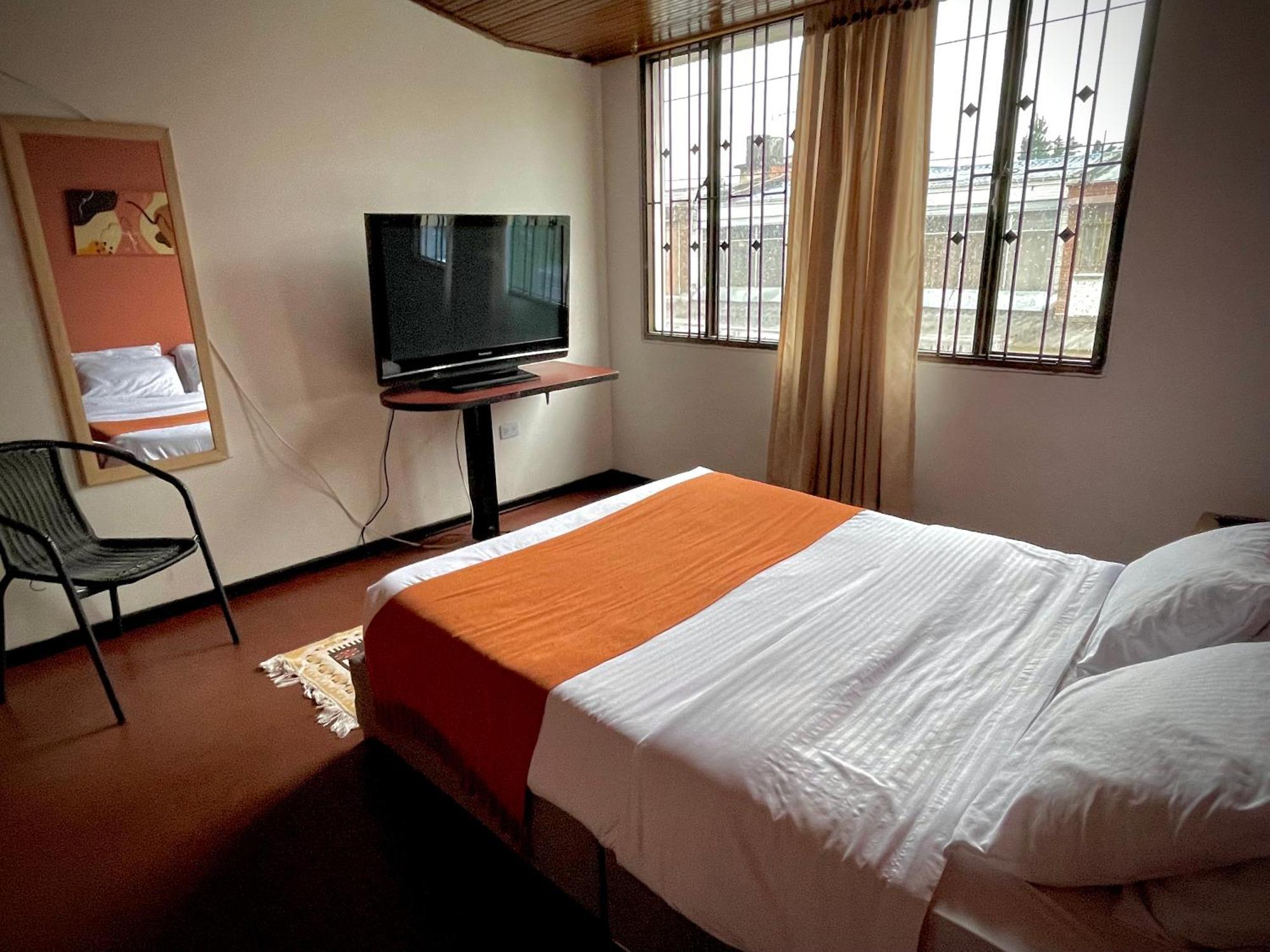 Way Maker 1 Hotel Богота Екстериор снимка